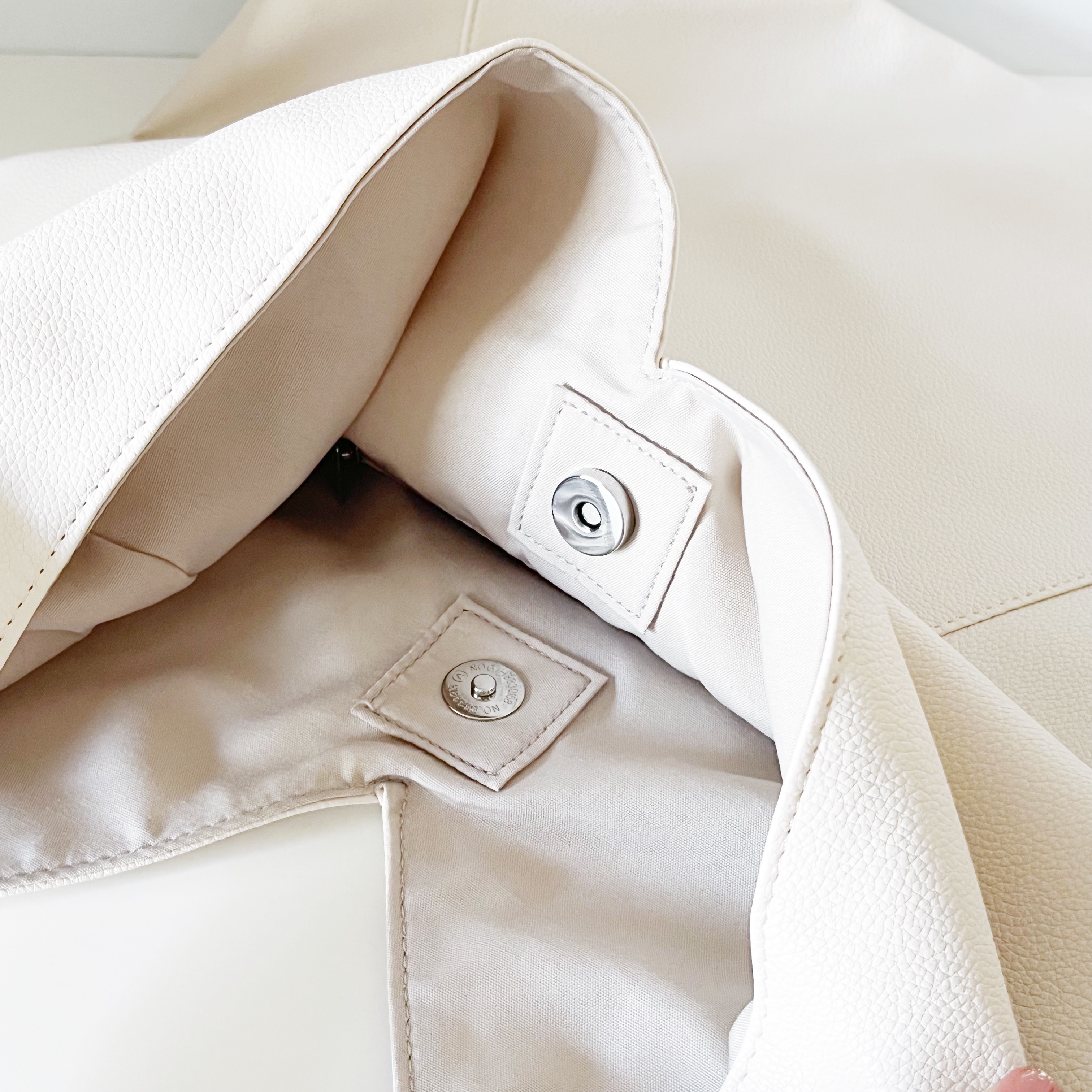 GLOBAL WORK（グローバルワーク）のおすすめのバッグ「ケース付きトライアングルトート」