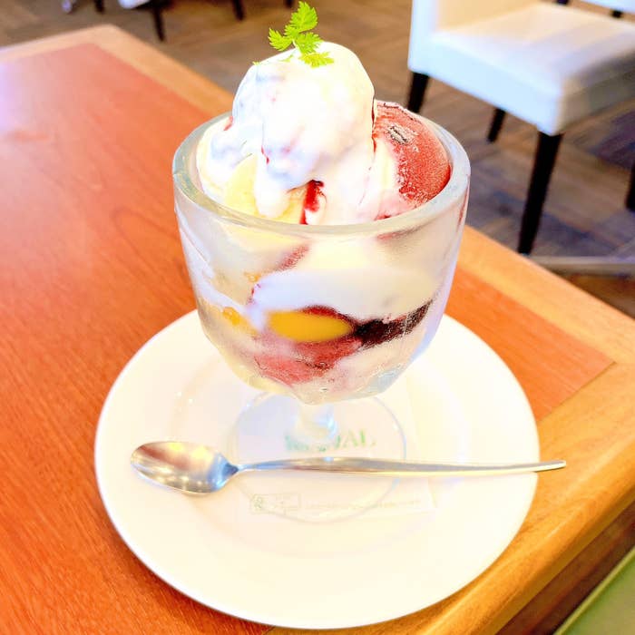 Royal Host(ロイヤルホスト)のオススメのスイーツ「ヨーグルトジャーマニー」