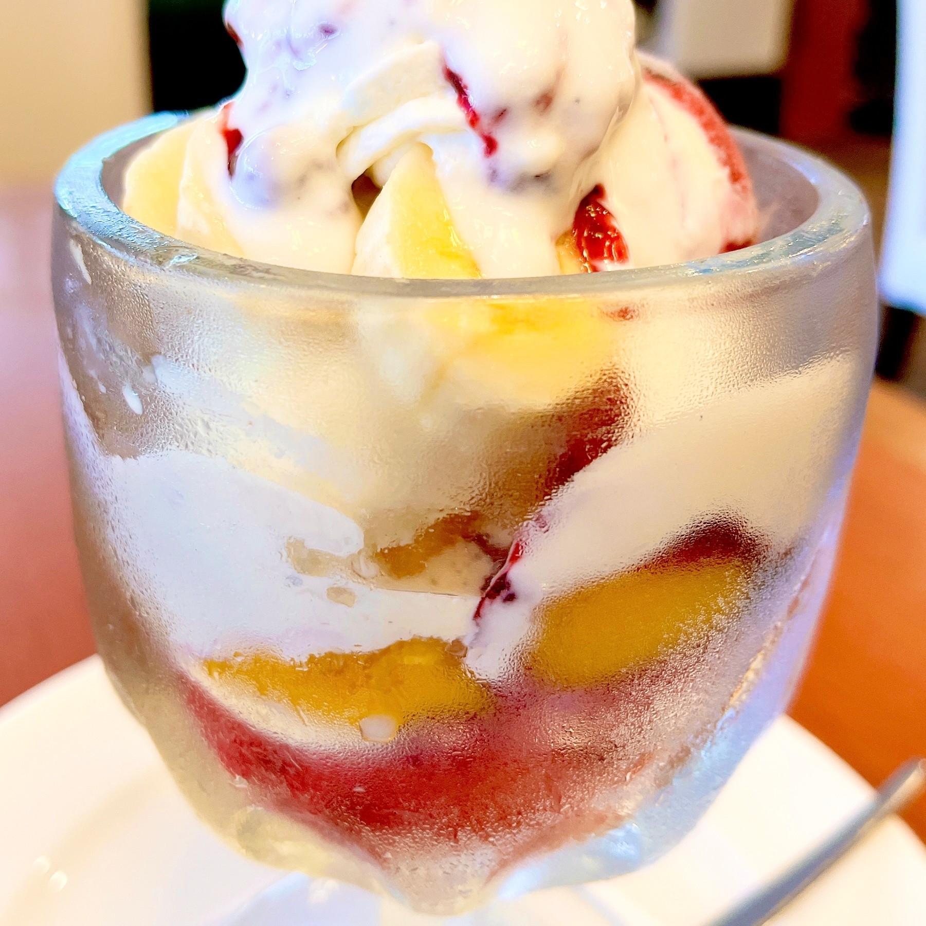 Royal Host(ロイヤルホスト)のオススメのスイーツ「ヨーグルトジャーマニー」