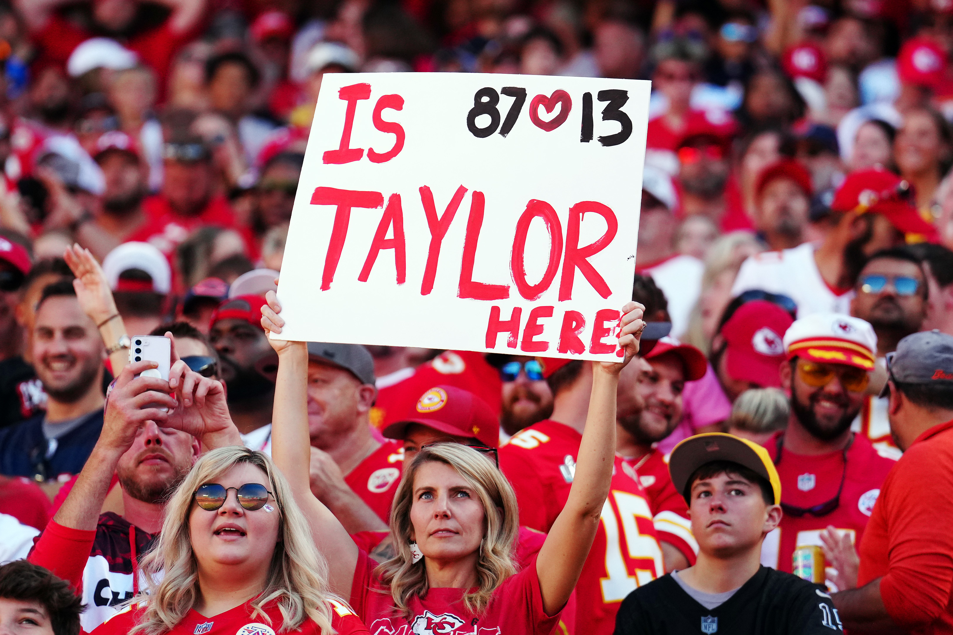 Best gifts for Kansas City Chiefs fans (and Taylor Swift fans, too