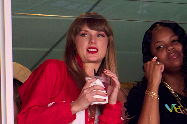 The Funniest Part About Taylor Swift At That Football Game Was This Picture Of Her Eating "Seemingly Ranch"