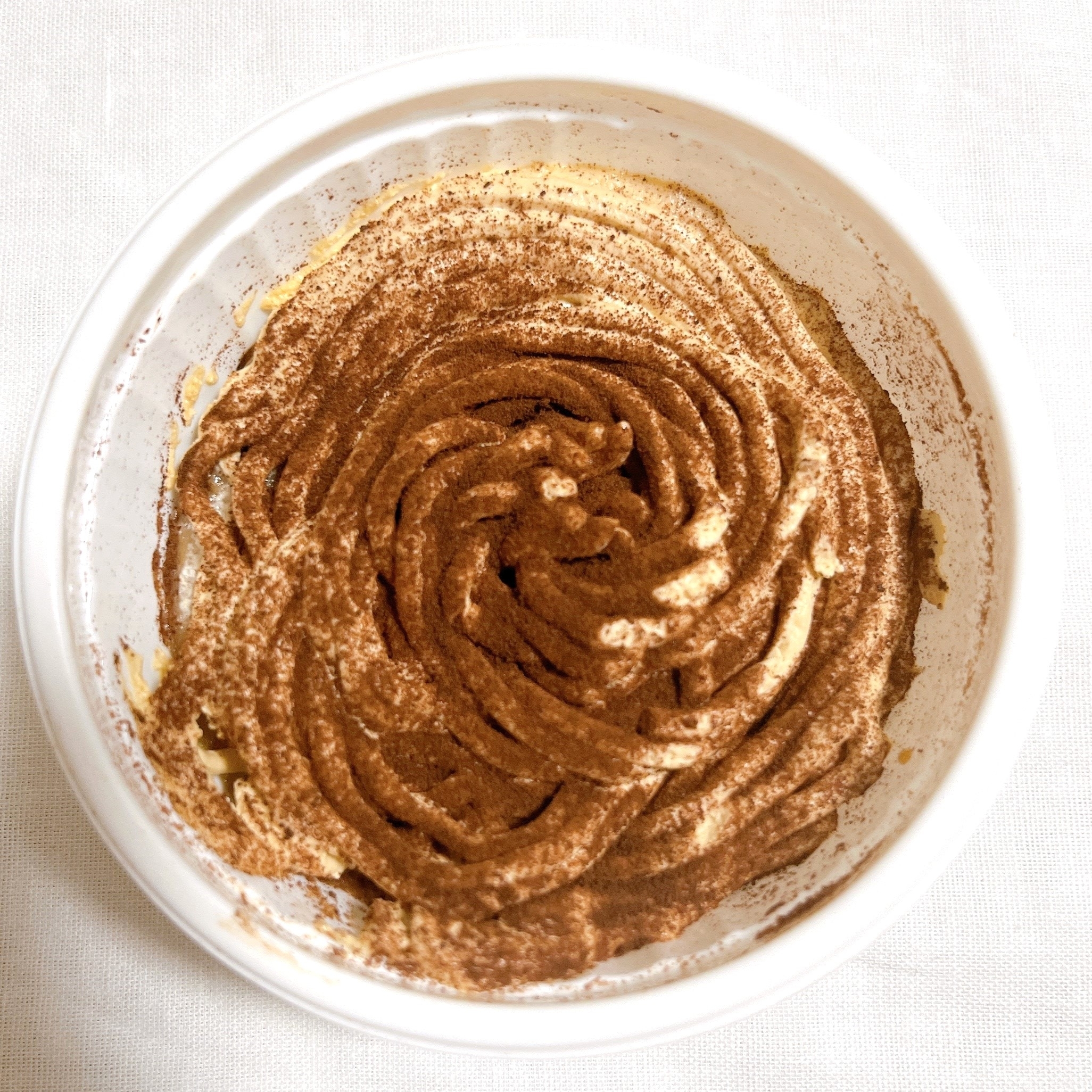 セブンイレブンのオススメのスイーツ「2層仕立てのなめらかマロンケーキ」