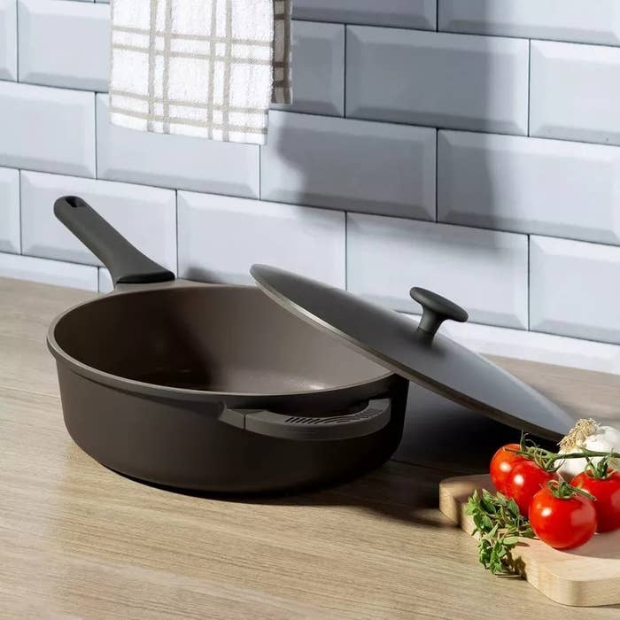 the charcoal pan and lid set