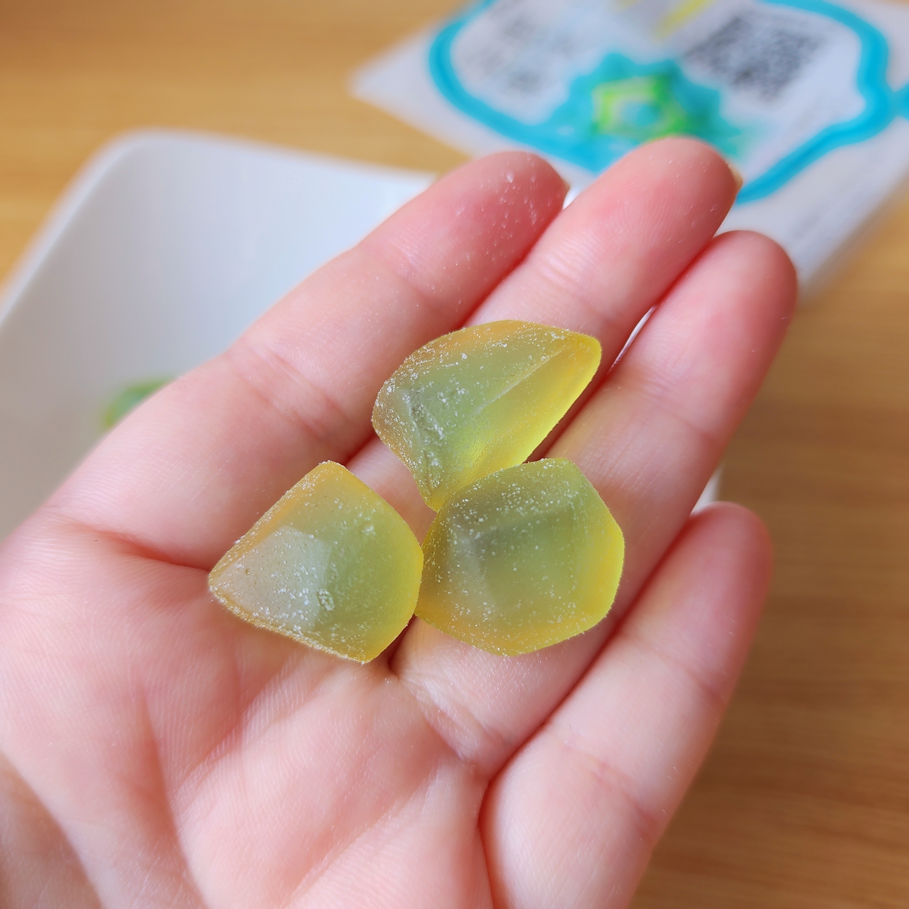 セブン-イレブンのおすすめお菓子「カンロ 空想果実グミ キラスピカの実」