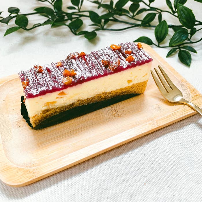 DOUTOR(ドトール)のおすすめのスイーツ「さつまいものケーキ~紫優と黄金芋~」