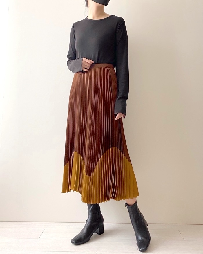 UNIQLO（ユニクロ）のおすすめスカート「プリーツカラーブロックスカート」
