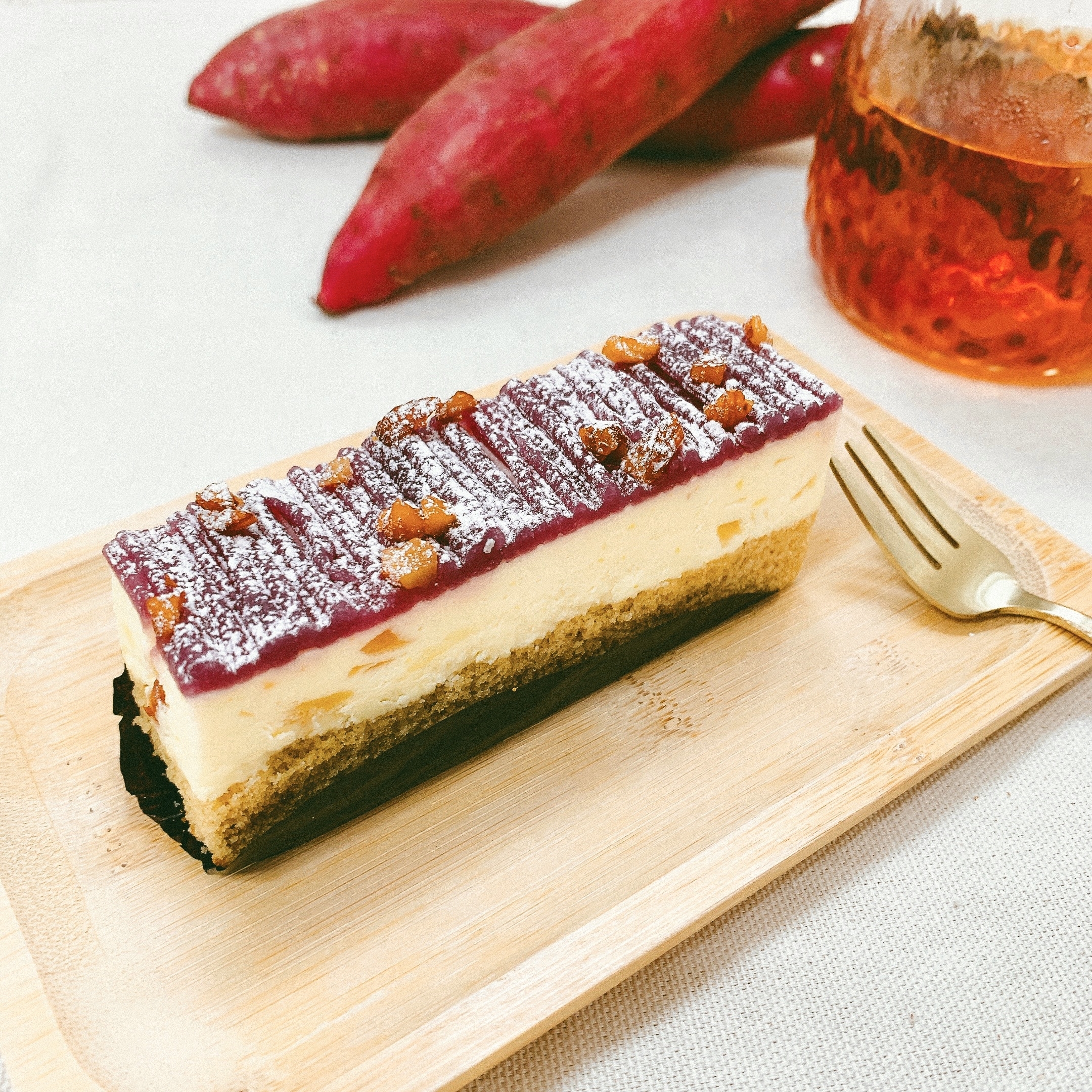 DOUTOR(ドトール)のおすすめのスイーツ「さつまいものケーキ~紫優と黄金芋~」