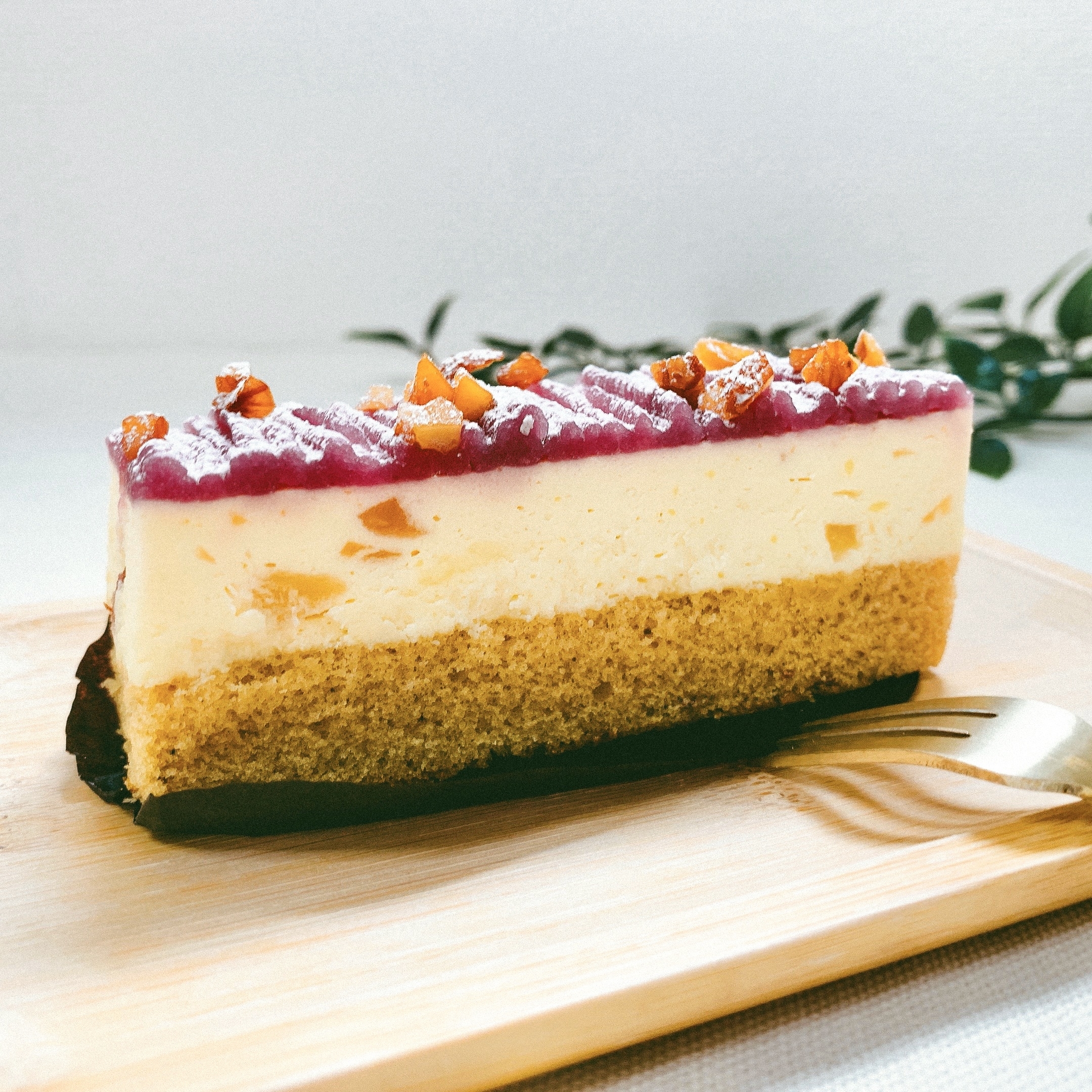 DOUTOR(ドトール)のおすすめのスイーツ「さつまいものケーキ~紫優と黄金芋~」