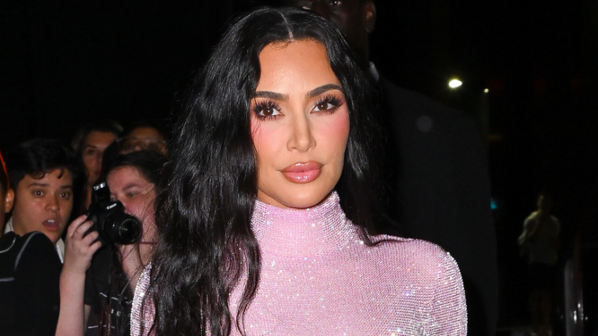 Kim Kardashian Shows Buzz Cut In Photo Shoot