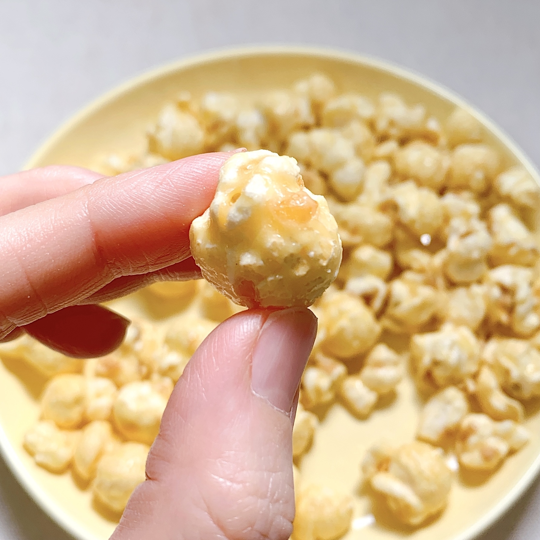 3COINS(スリーコインズ)のおすすめのお菓子「しっかり絡めたさつまいもポップコーン」