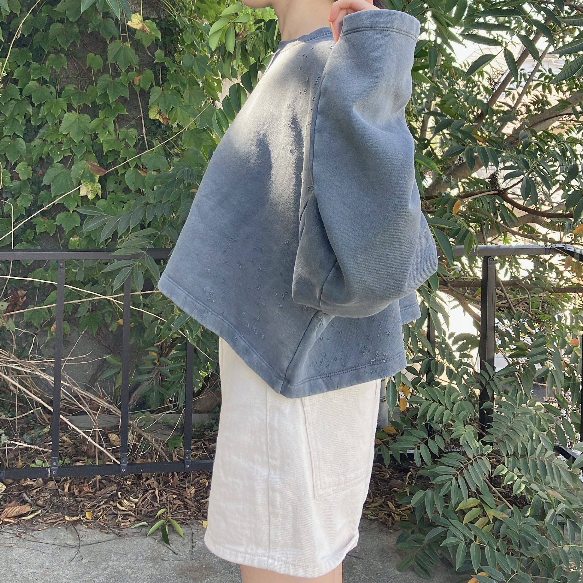 ZARA(ザラ)のおすすめスウェット「ダメージ フェイドエフェクト スウェットシャツ」