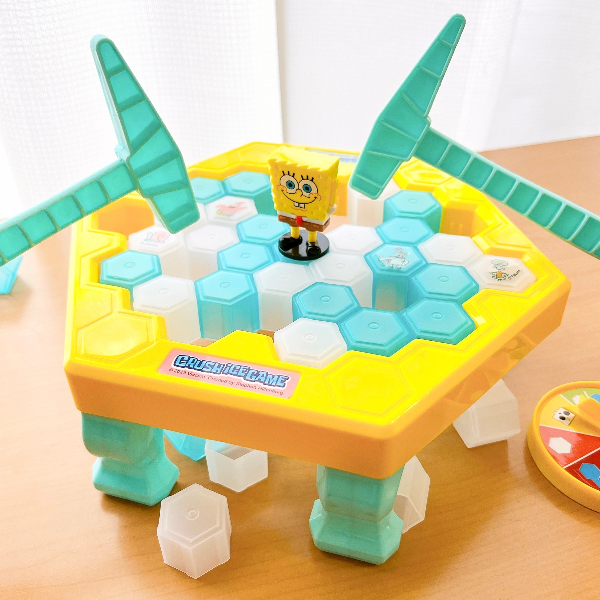 PLAZA（プラザ）のオススメのおもちゃ「SpongeBob スポンジ・ボブ クラッシュアイスゲーム」