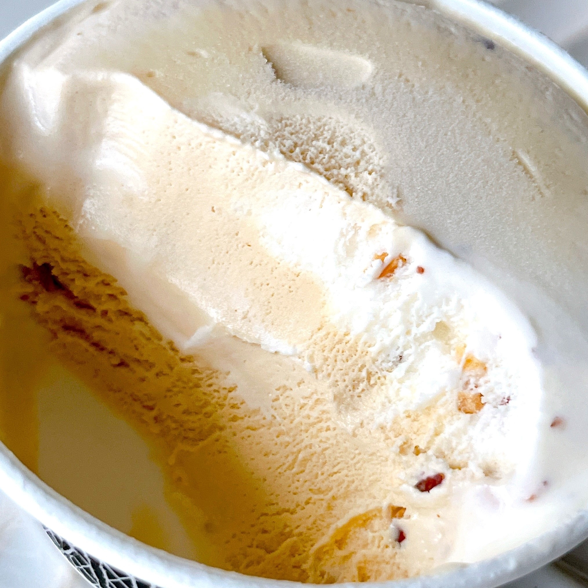 セブンイレブンのオススメのアイス「森永 モウスペシャル バタースコッチ&アーモンド」