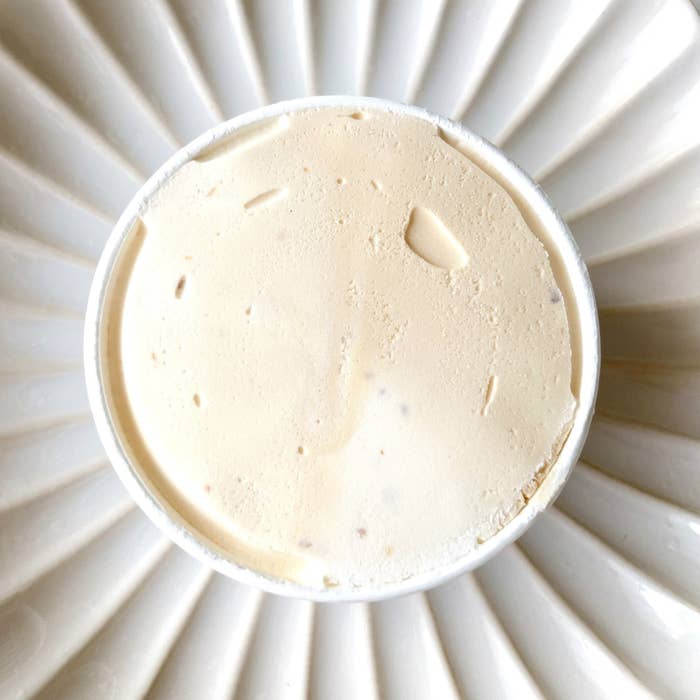 セブンイレブンのオススメのアイス「森永 モウスペシャル バタースコッチ&アーモンド」