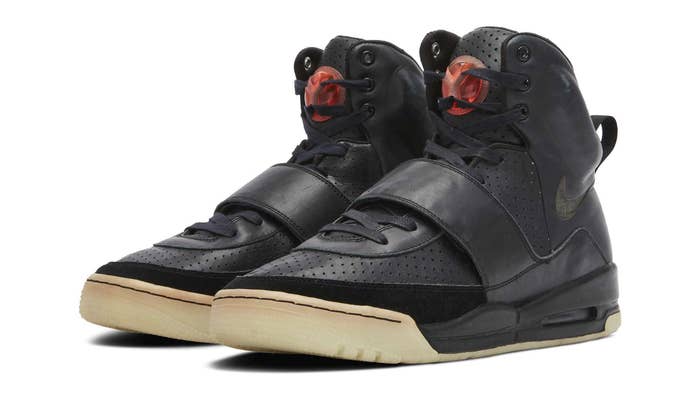 Black Nike Air Yeezy 1 Grammy Sample