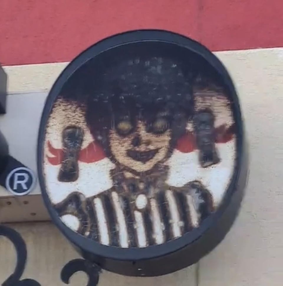 A scary Wendy&#x27;s sign