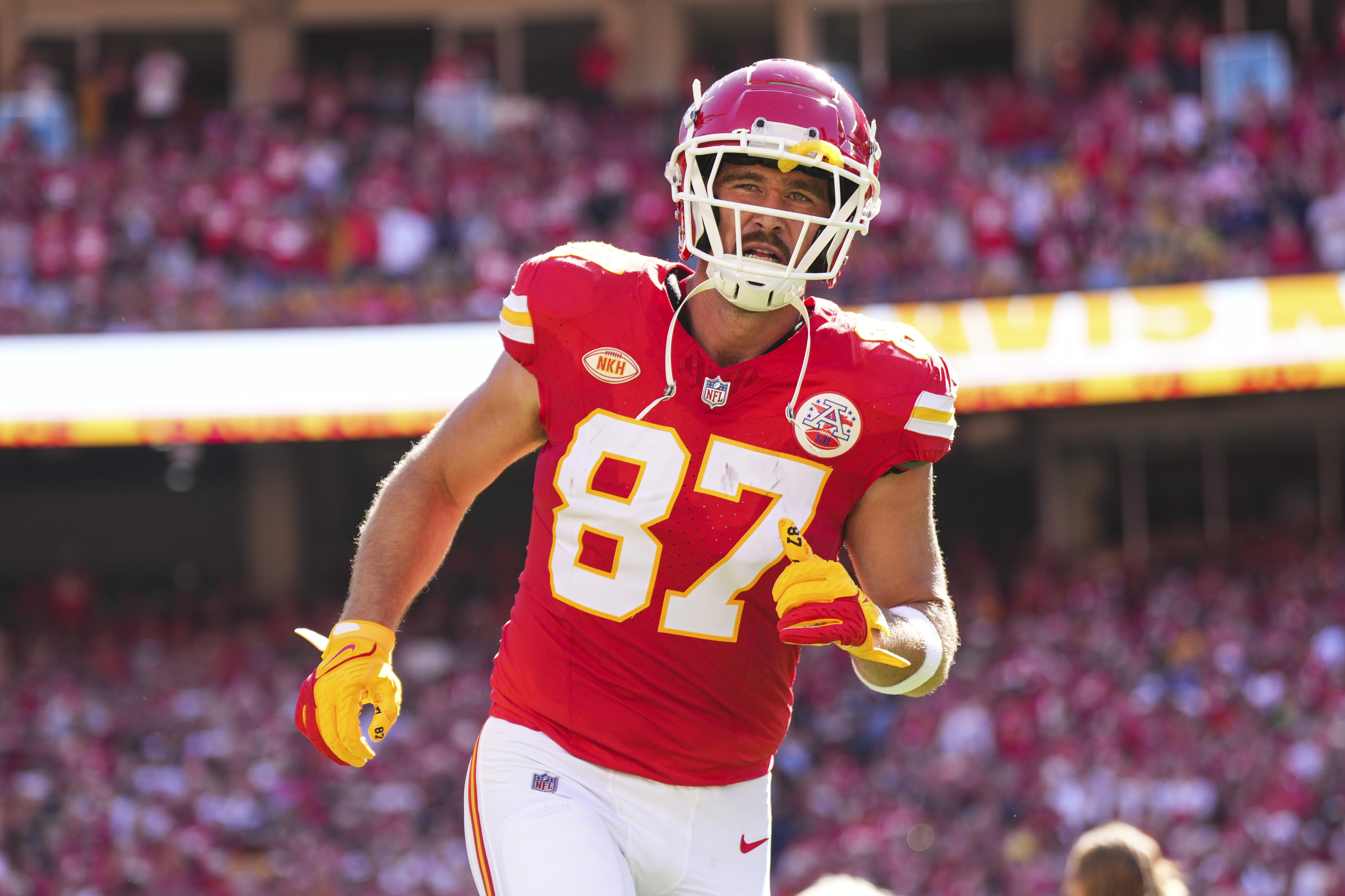 Travis Kelce jersey sales spike nearly 400% after Taylor Swift attends  Chiefs game