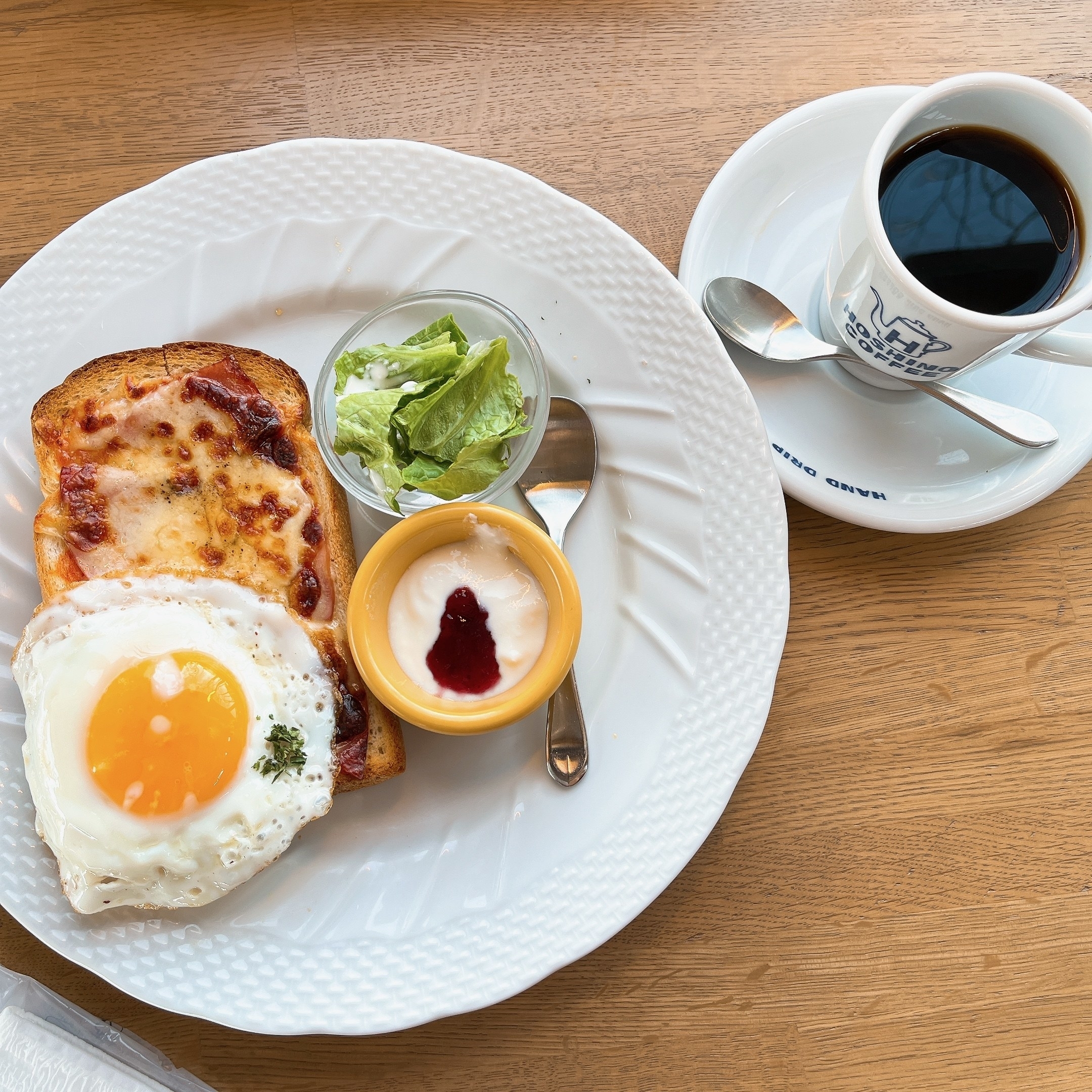 星乃珈琲店のおすすめモーニング「ハムエッグトースト」