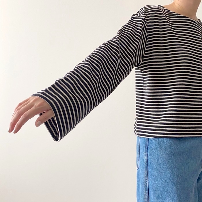 GU（ジーユー）のおすすめトップス「ワイドスリーブT（長袖）（ボーダー）Q+E」