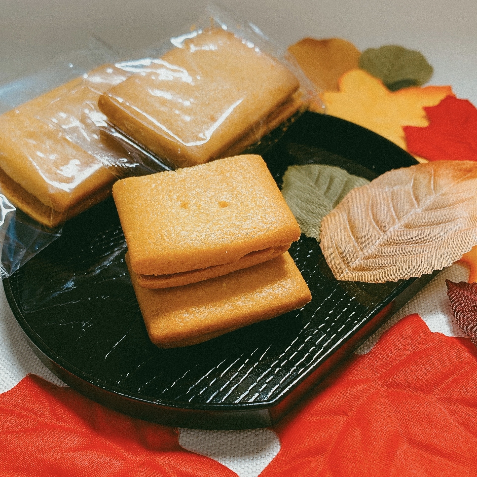 3COINS（スリーコインズ）のおすすめのお菓子「秋を感じるさつまいものクリームサンド」