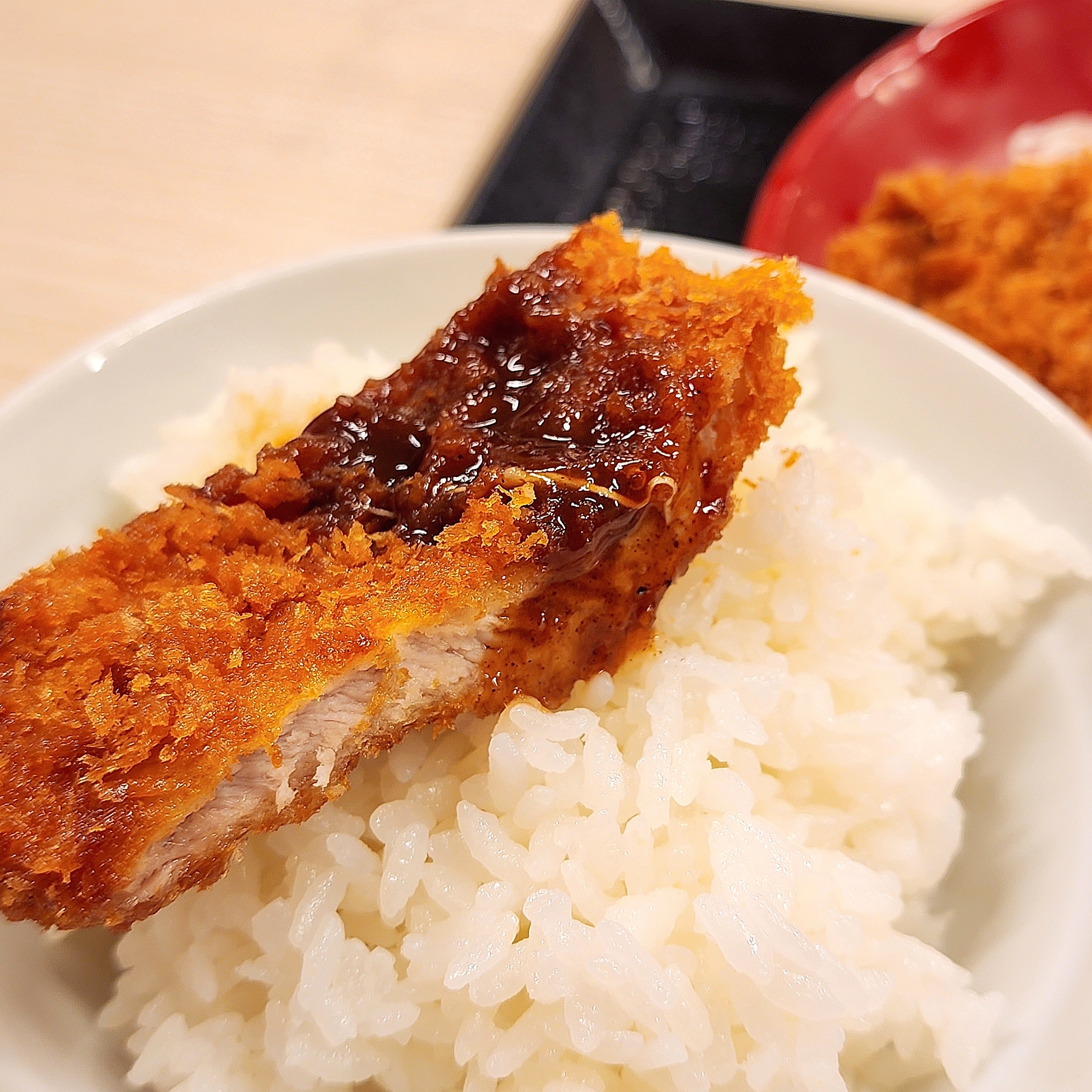 かつやのおすすめメニュー「ダブルロースカツ定食」