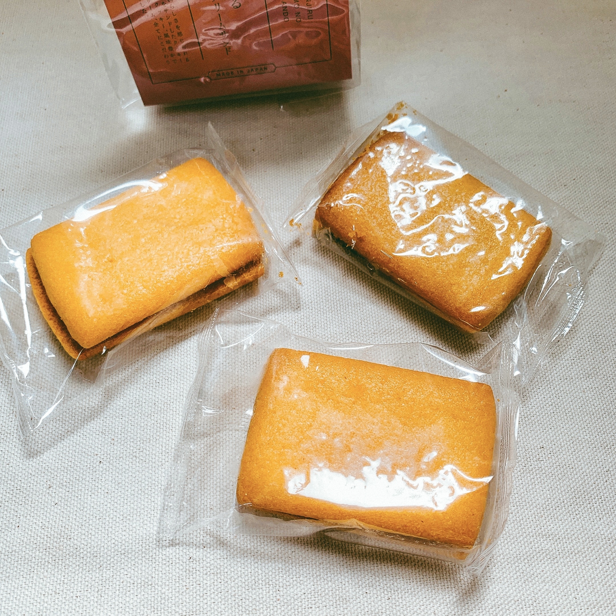 3COINS（スリーコインズ）のおすすめのお菓子「秋を感じるさつまいものクリームサンド」