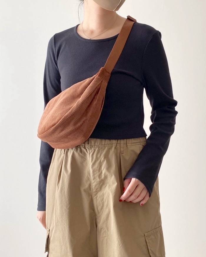 ユニクロのオススメのバッグ「ラウンドミニショルダーバッグ」