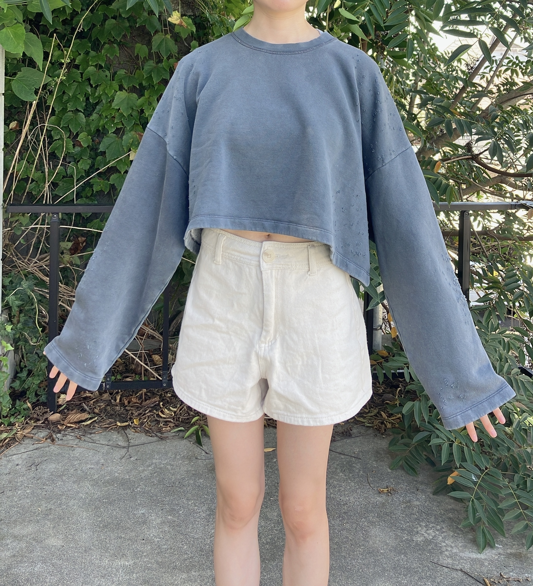 ZARA(ザラ)のおすすめスウェット「ダメージ フェイドエフェクト スウェットシャツ」