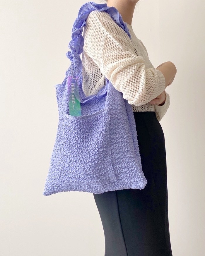 niko and&hellip;（ニコアンド）のおすすめバッグ「オリジナルポコポコフリルトートバッグ」