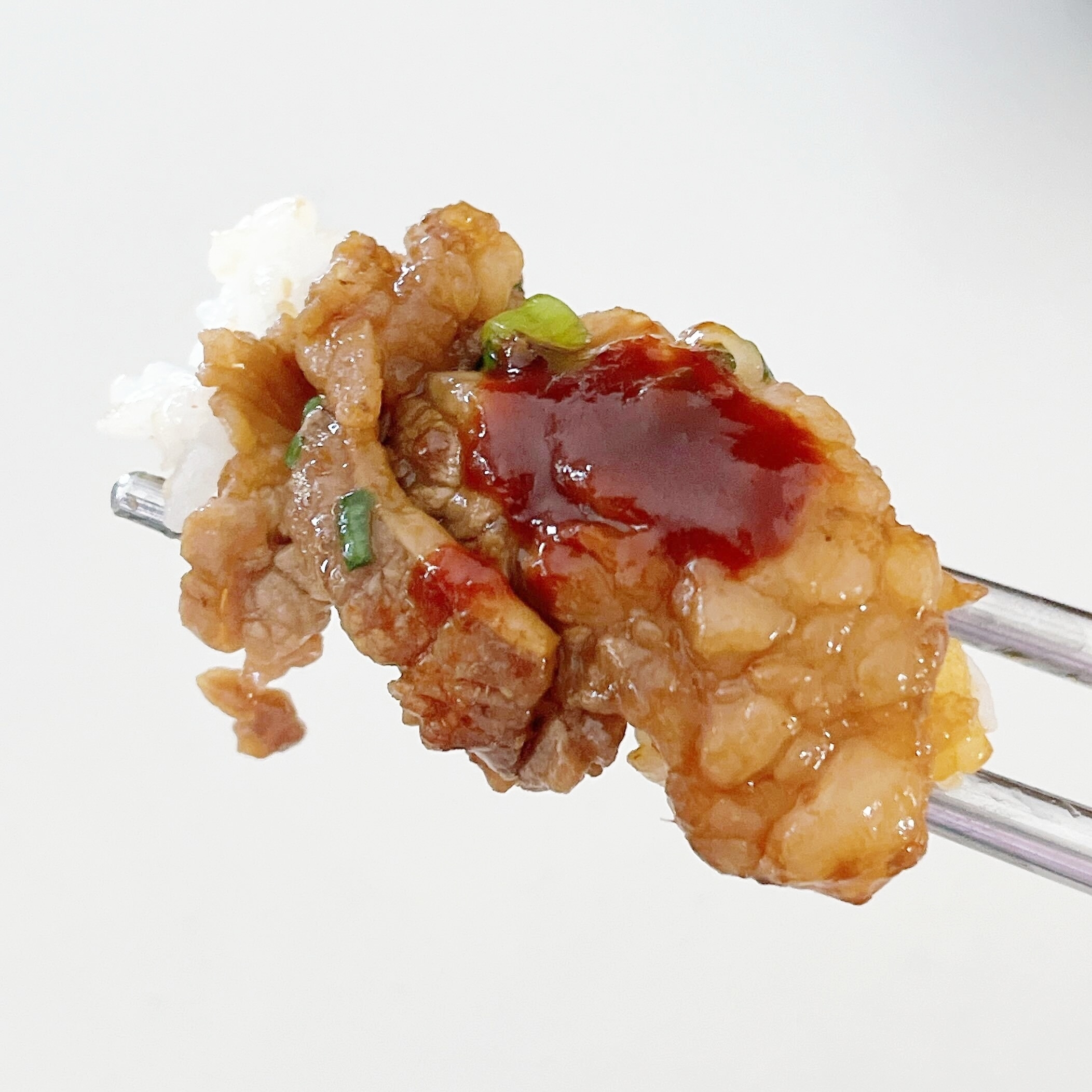 ほっともっとのオススメの期間限定「～ブラックアンガスビーフ～ 牛カルビ重（特製甘辛焼肉ダレ）」