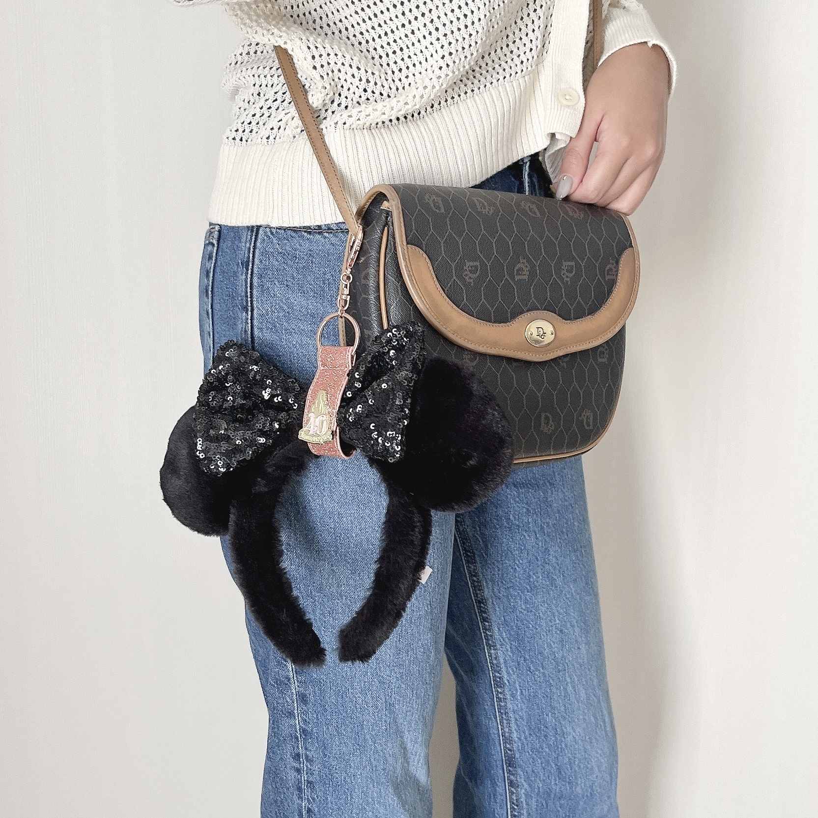 ディズニーランドのおすすめお土産「カチューシャホルダー」