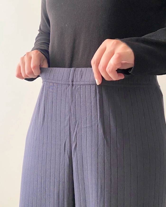 無印良品のオススメのパンツ「ワイドリブ ロングパンツ」