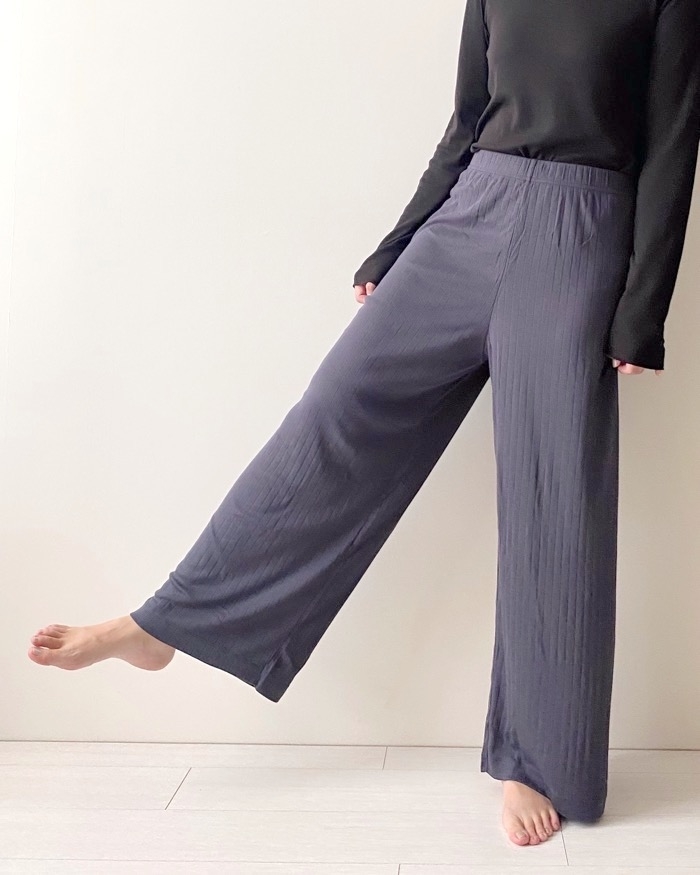 無印良品のオススメのパンツ「ワイドリブ ロングパンツ」