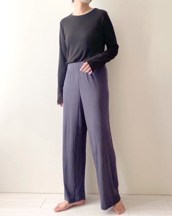 無印良品のオススメのパンツ「ワイドリブ ロングパンツ」のコーディネート