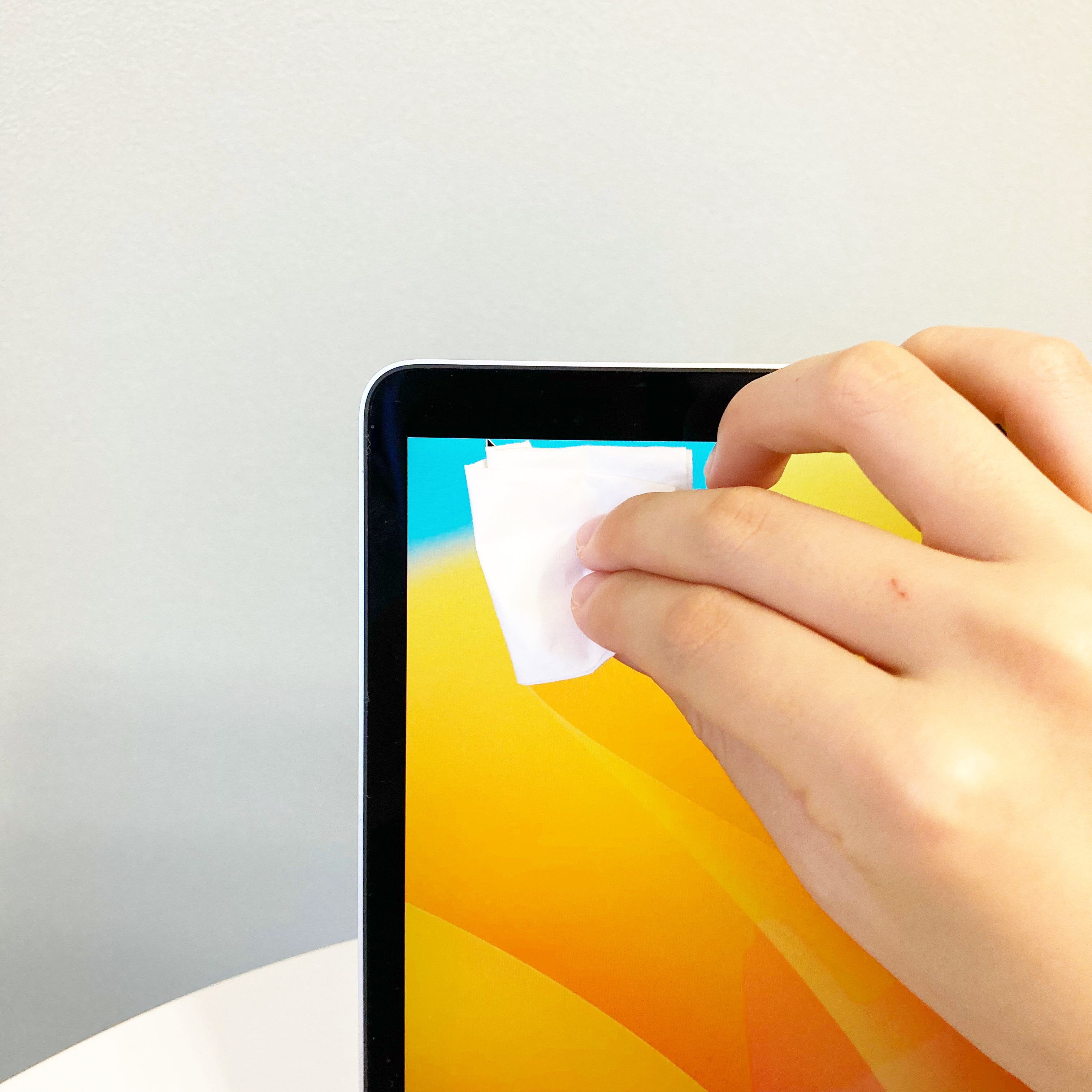 DAISO(ダイソー)の便利アイテム「スマホクリーナー(ウェットティッシュタイプ、15包)」