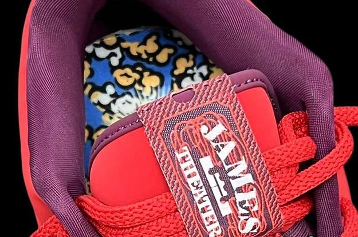 LeBron James Debuts Another Unreleased Nike LeBron 21 Colorway - Sports  Illustrated FanNation Kicks News, Analysis and More