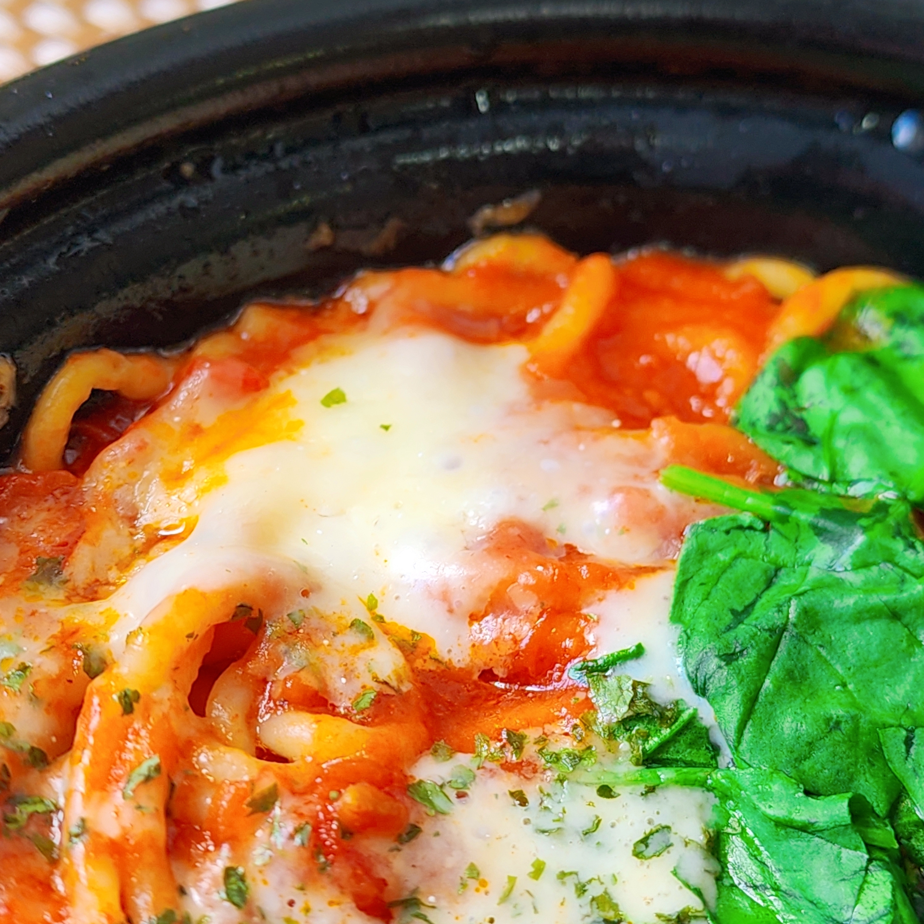 LAWSON(ローソン)のおすすめフード「ホッとな スープパスタ〜ベーコンとピリ辛トマト〜」