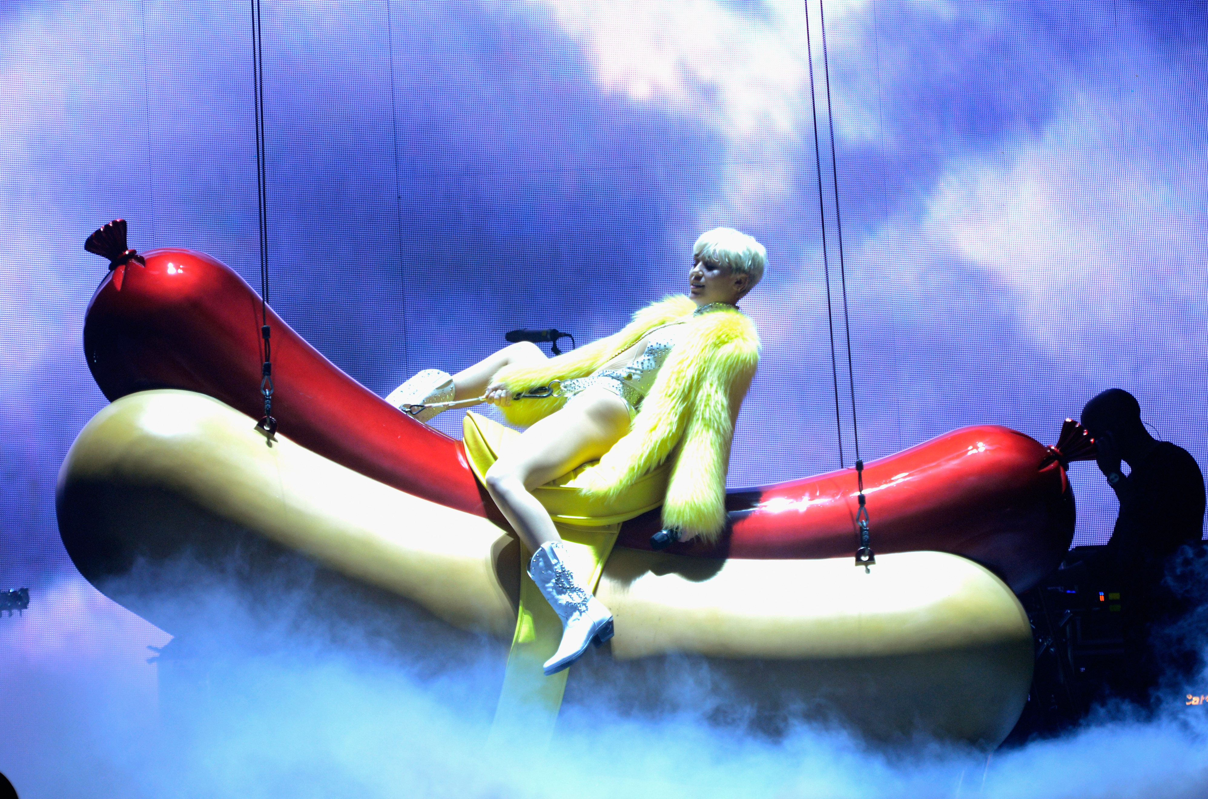 Miley on a giant hot dog
