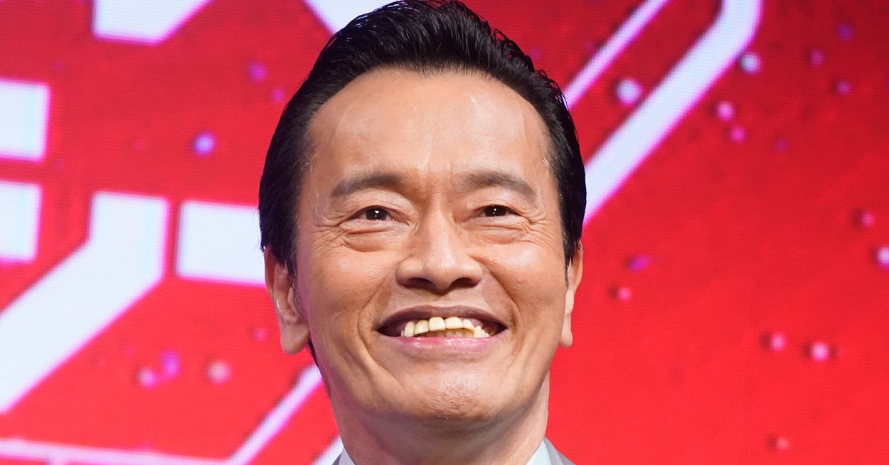 遠藤憲一、自由の女神像に大変身!?→その姿に「神々しい」「めっちゃ笑いました」の声