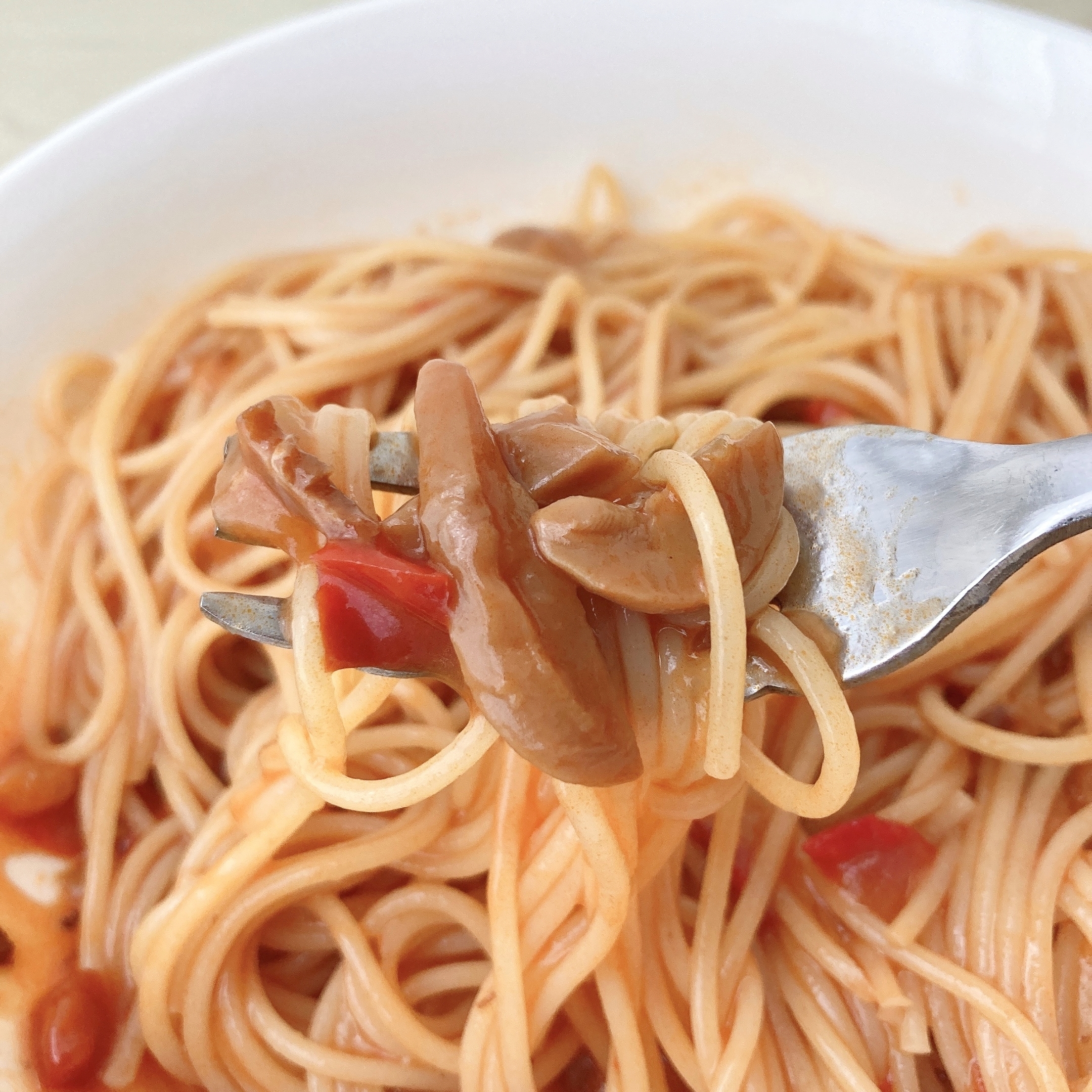 無印良品のオススメのレトルト食品「素材を生かしたパスタソース 炒め玉ねぎとベーコンのナポリタン」