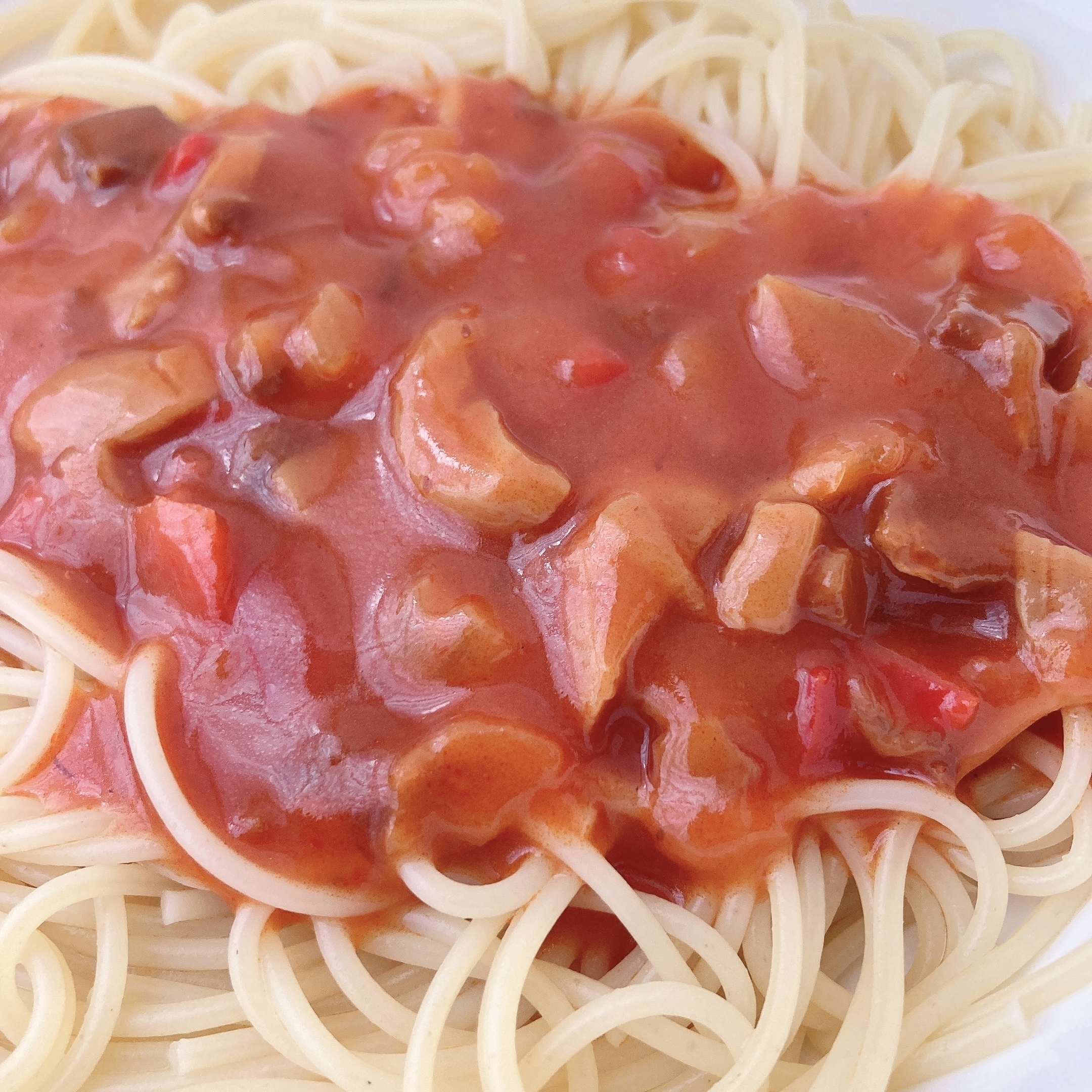 無印良品のオススメのレトルト食品「素材を生かしたパスタソース 炒め玉ねぎとベーコンのナポリタン」