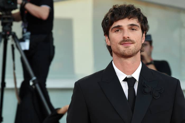 Closeup of Jacob Elordi in a suit and tie