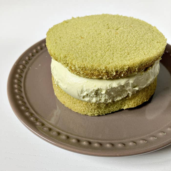 LAWSON(ローソン)のおすすめスイーツ「抹茶クリームサンドwithたんぱく質」