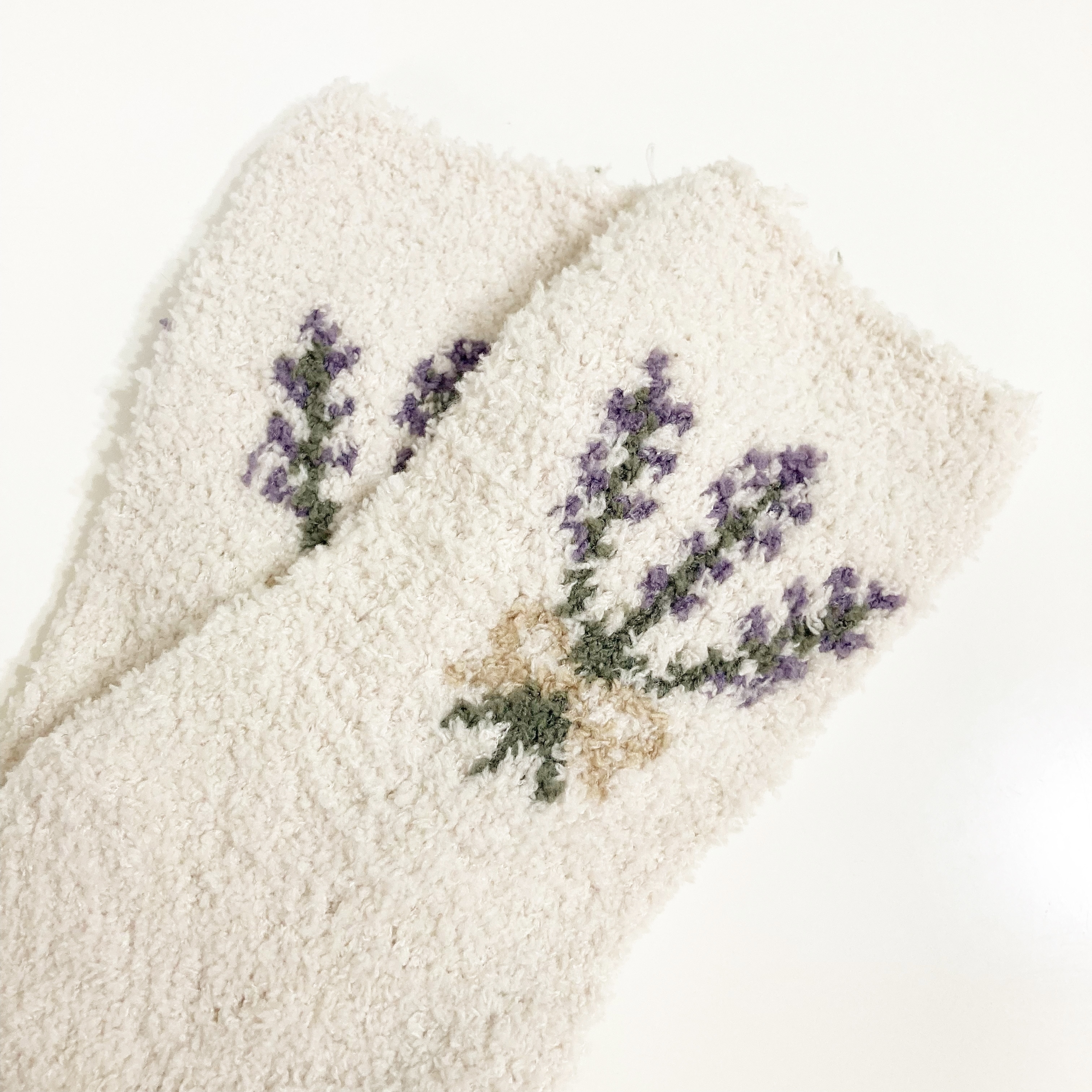 DAISO(ダイソー)の「ルームソックス(ドライフラワー、花総柄)」