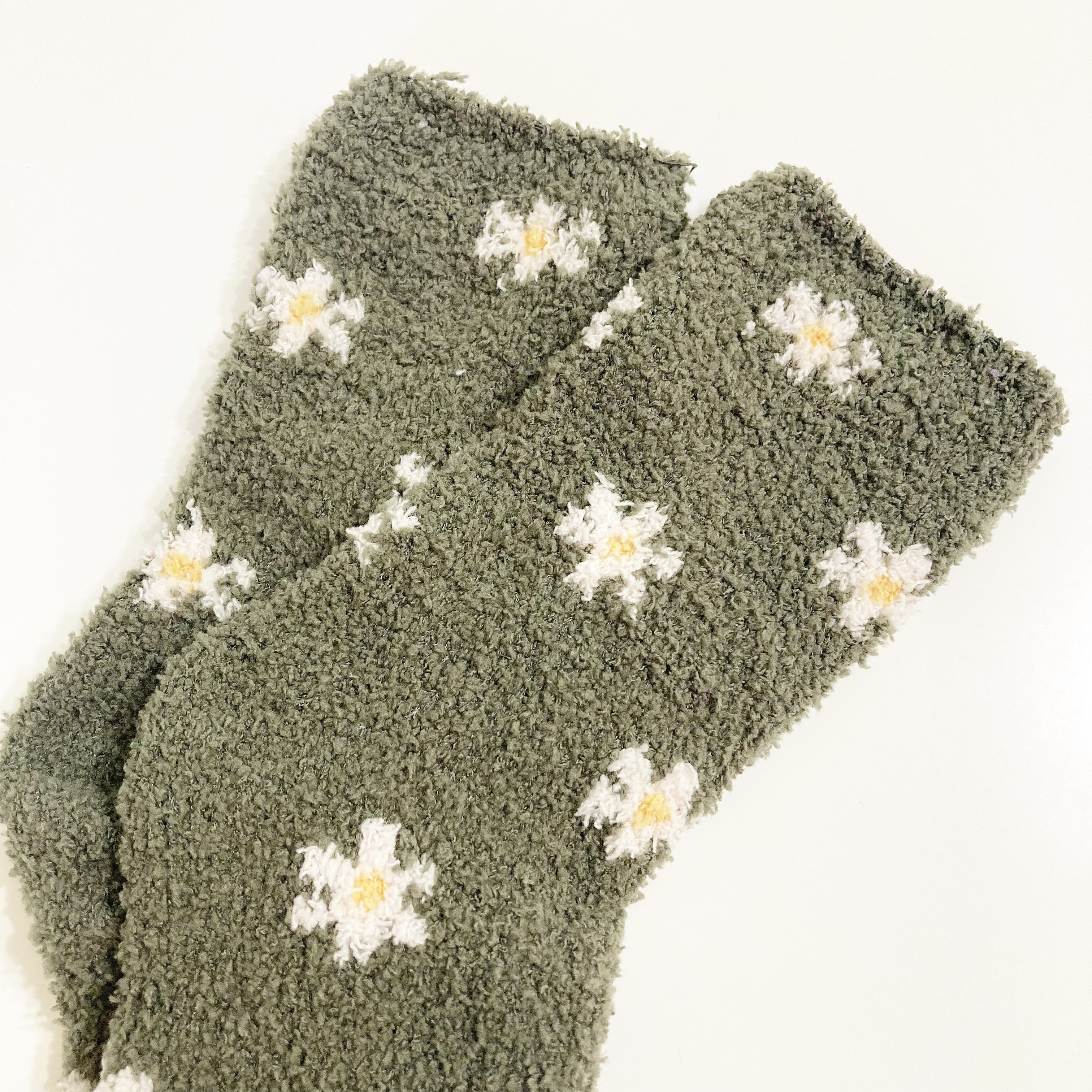 DAISO(ダイソー)の「ルームソックス(ドライフラワー、花総柄)」