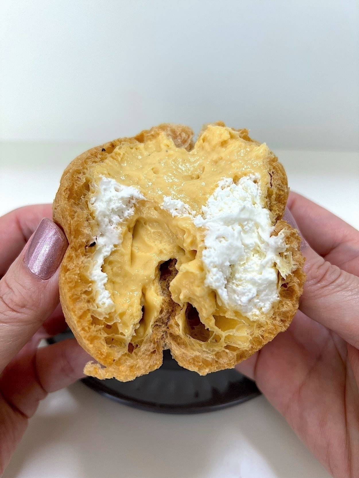 シャトレーゼのおすすめのスイーツ「ダブルシュークリーム」