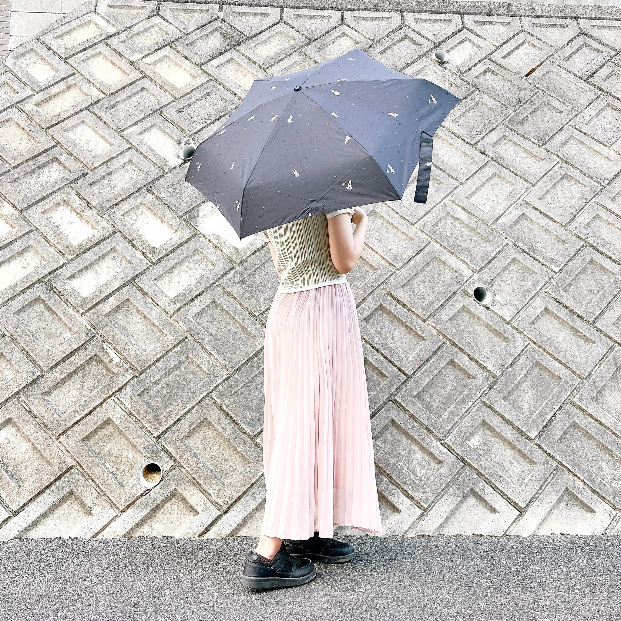 LOFT（ロフト）のオススメの雑貨「晴雨兼用折りたたみ傘 スマートデュオ フリー アストロノーツ ハス」