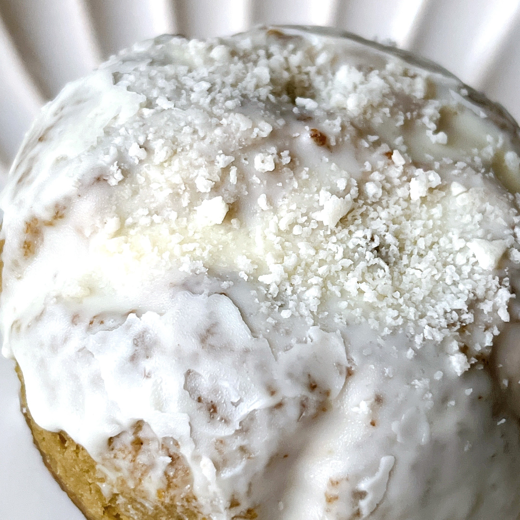 ローソンのオススメの商品「お抹茶クッキーシュー(抹茶ラテ風)」