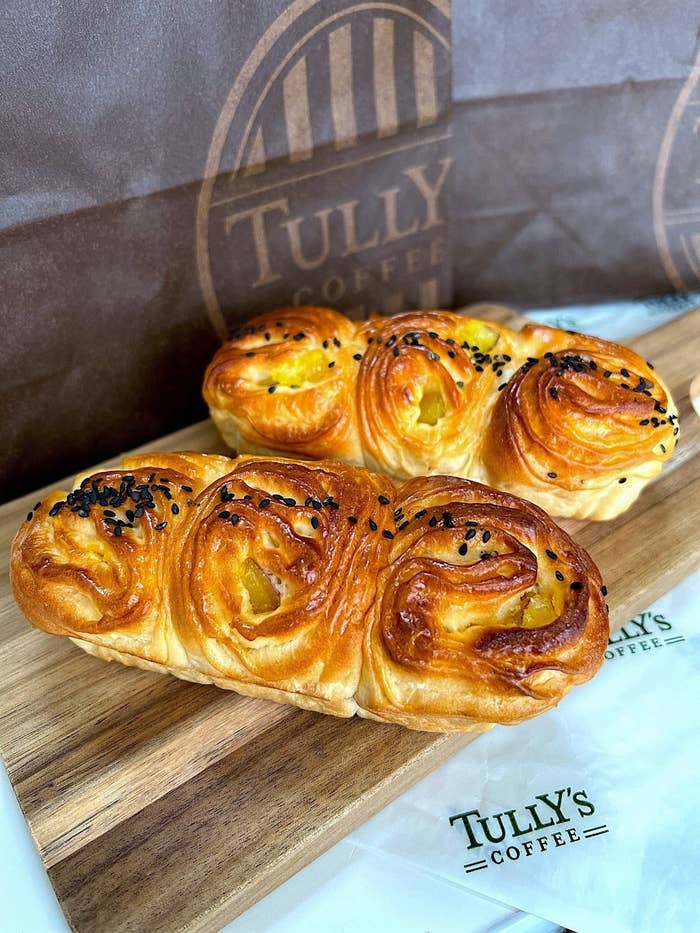 Tully's Coffee（タリーズコーヒー）のおすすめメニュー「しっとりOIMOトリプルロール」