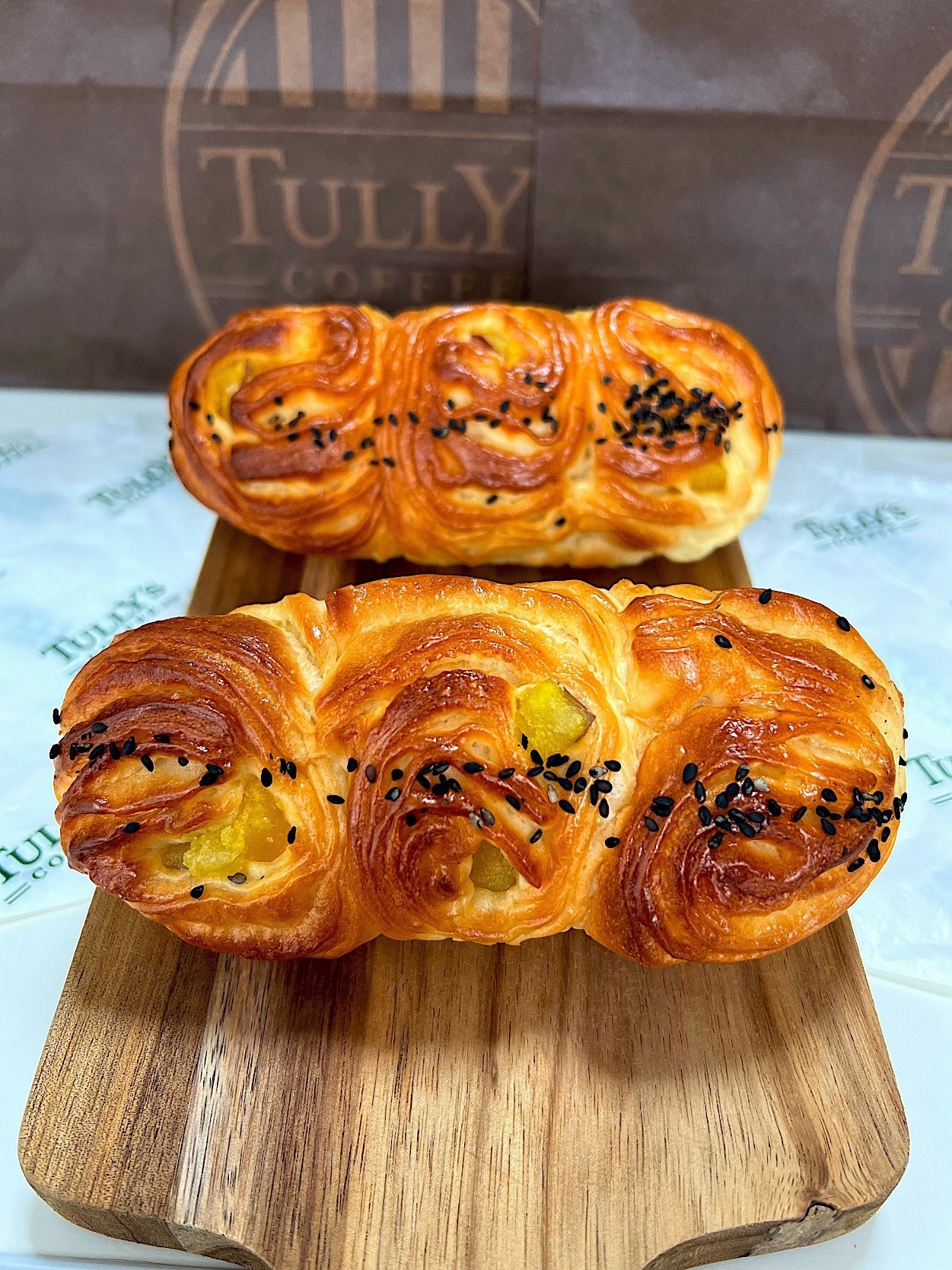 Tully's Coffee（タリーズコーヒー）のおすすめメニュー「しっとりOIMOトリプルロール」